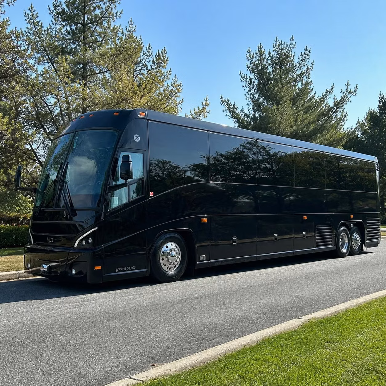 you can find and book employee transportation in salinas and any nearby city
